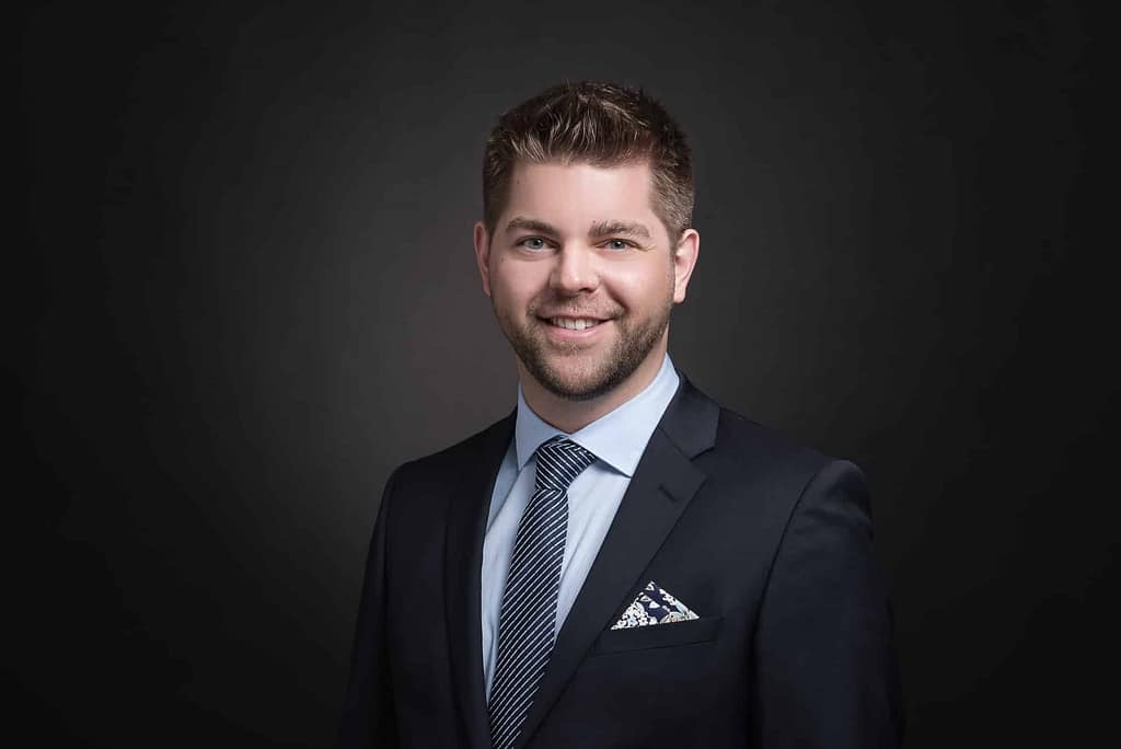 lebenslauf foto mit kravatte fotostudio