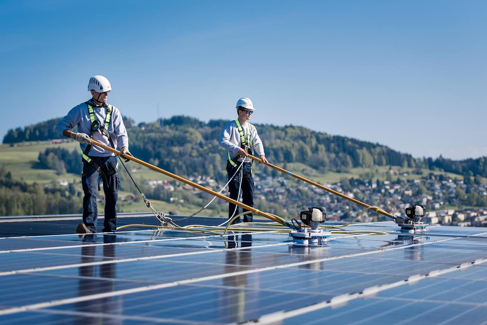 Businessfoto in St. Gallen Solarreinigung auf Kletterhalle
