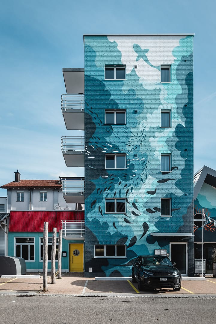 Kreativer Architekturfotograf aus St. Gallen fotografiert Wohnturm